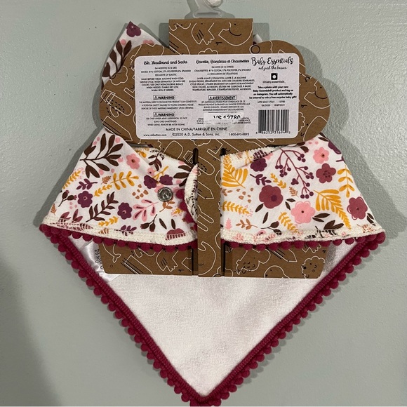 Baby Essentials 0-6 months Bandana Bib set, with headband and socks - Picture 6 of 6